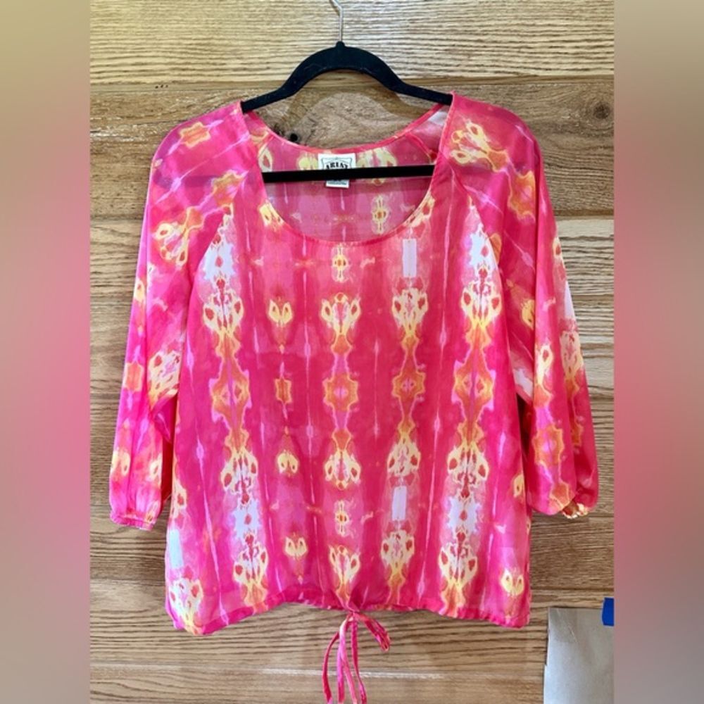 Ariat hot pink semi sheer scoop neck blouse‎, 3/4 sleeves, tie dye, bohemian